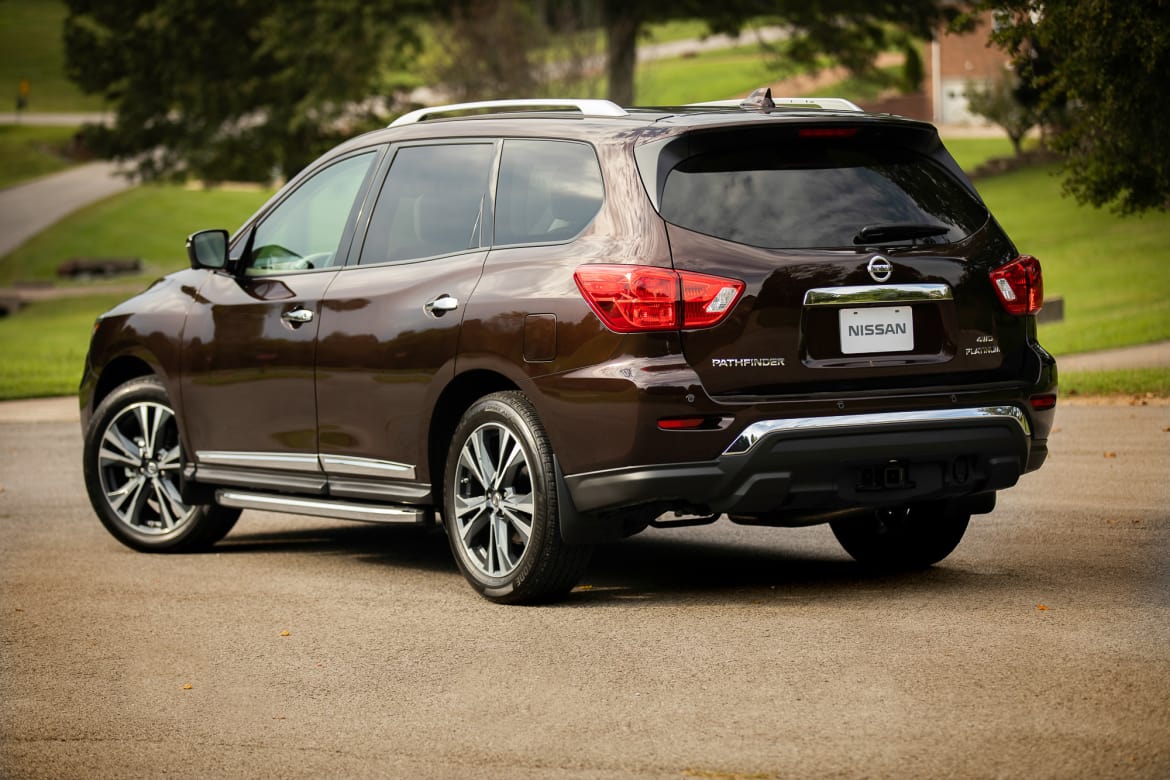 Lease 2019 Nissan Pathfinder at AutoLux Sales and Leasing